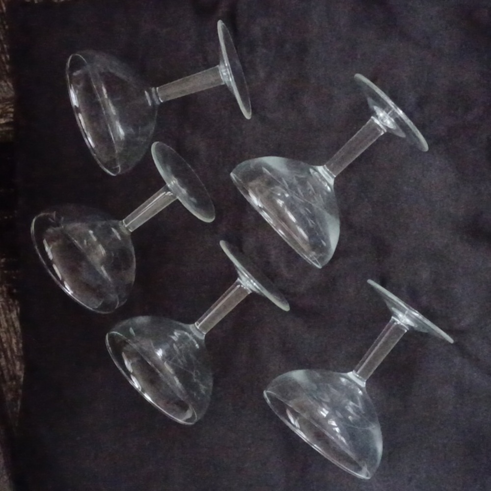 4/$40 Leaf Engraved Glass Dessert/Drink Goblets - Set of 4 + 1 Plain